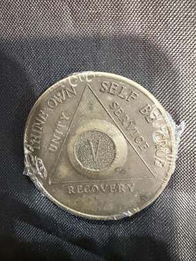 Alcoholics Anonymous 5 Year Sobriety Coin Chip Medallion Token AA